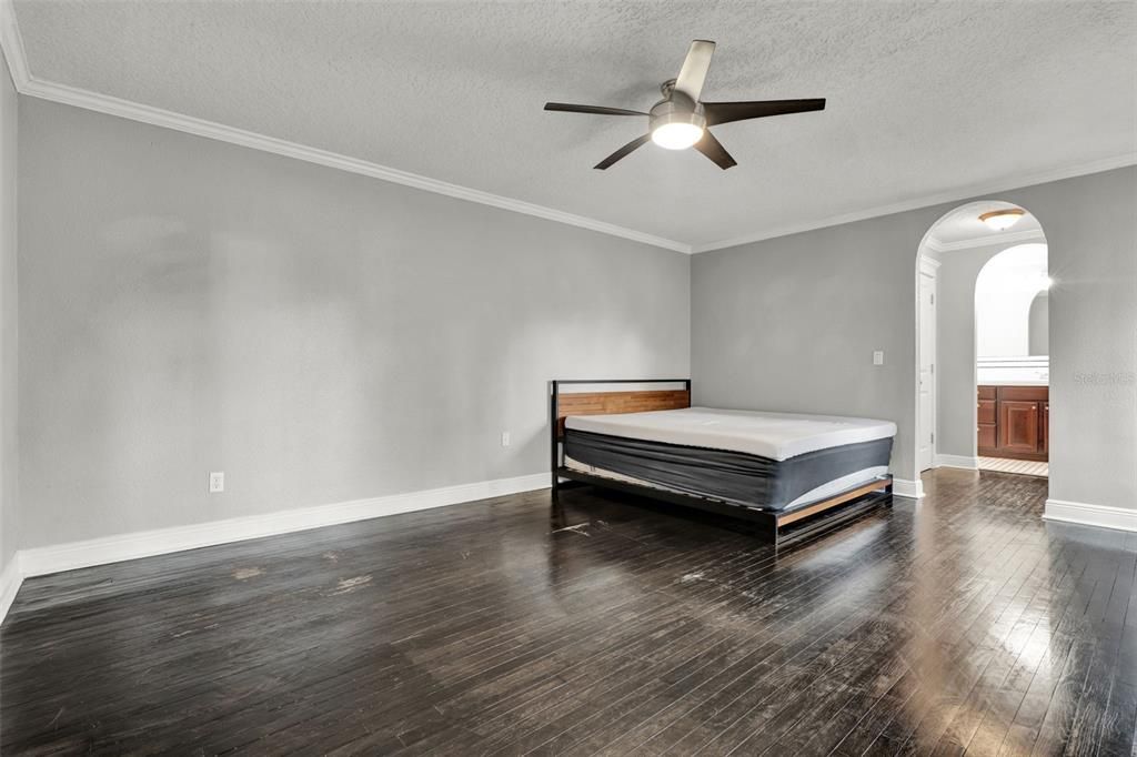 Activo con contrato: $319,900 (3 camas, 2 baños, 1652 Pies cuadrados)