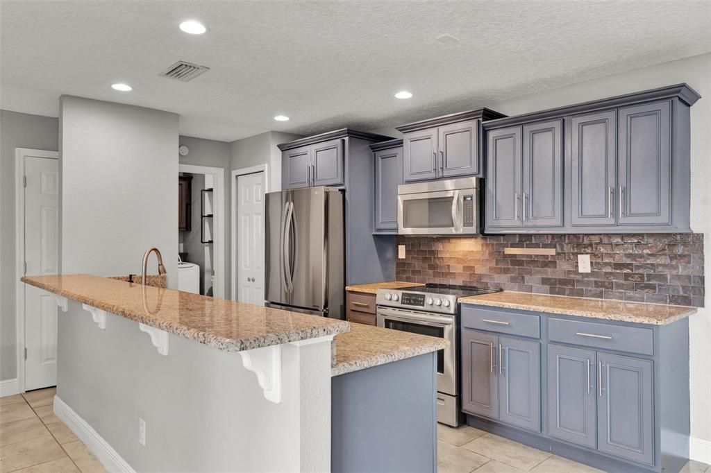 Activo con contrato: $319,900 (3 camas, 2 baños, 1652 Pies cuadrados)