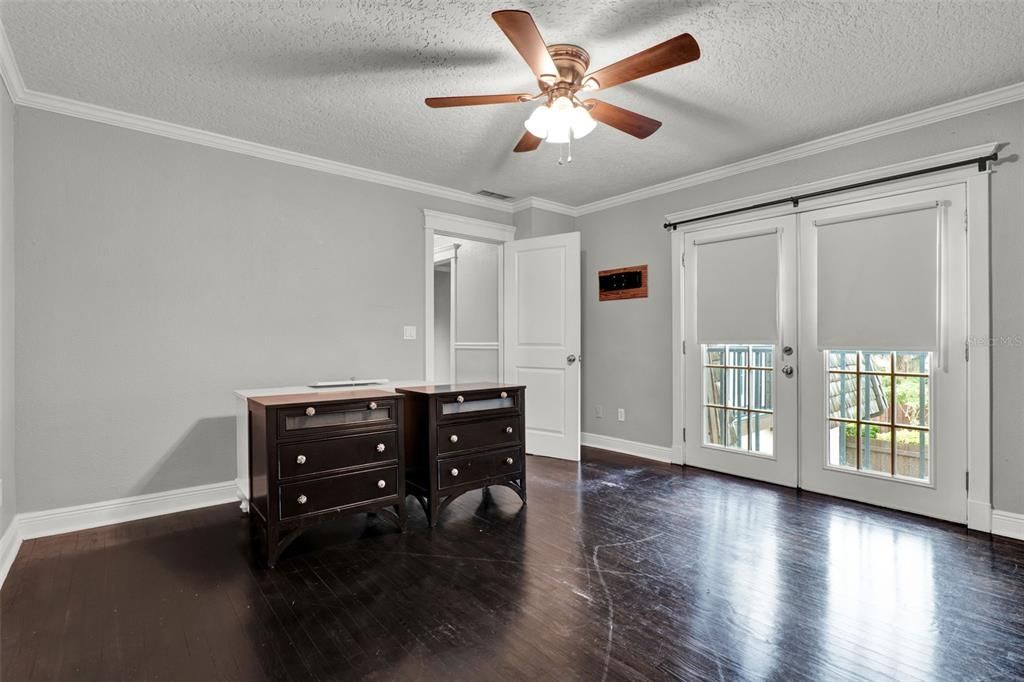 Activo con contrato: $319,900 (3 camas, 2 baños, 1652 Pies cuadrados)