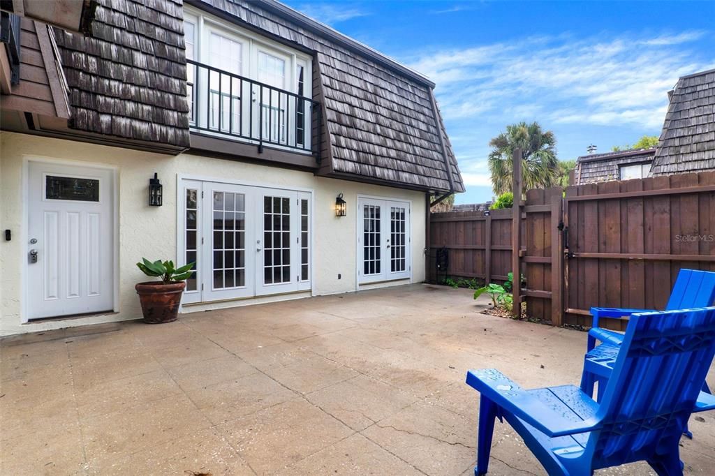 Activo con contrato: $319,900 (3 camas, 2 baños, 1652 Pies cuadrados)