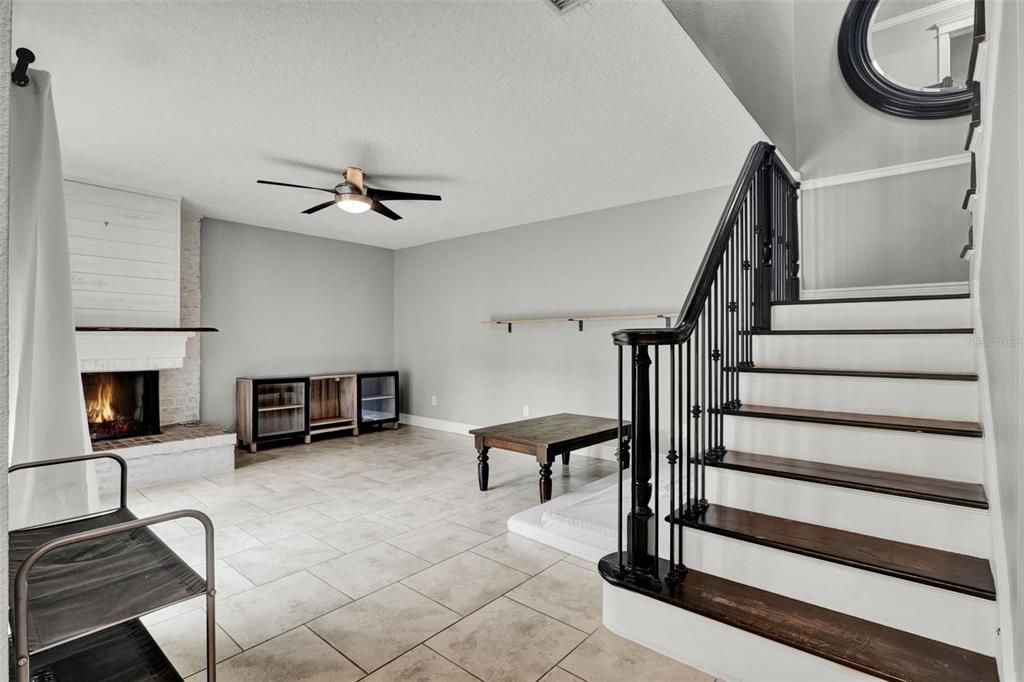 Activo con contrato: $319,900 (3 camas, 2 baños, 1652 Pies cuadrados)