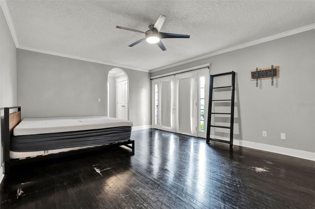 Activo con contrato: $319,900 (3 camas, 2 baños, 1652 Pies cuadrados)