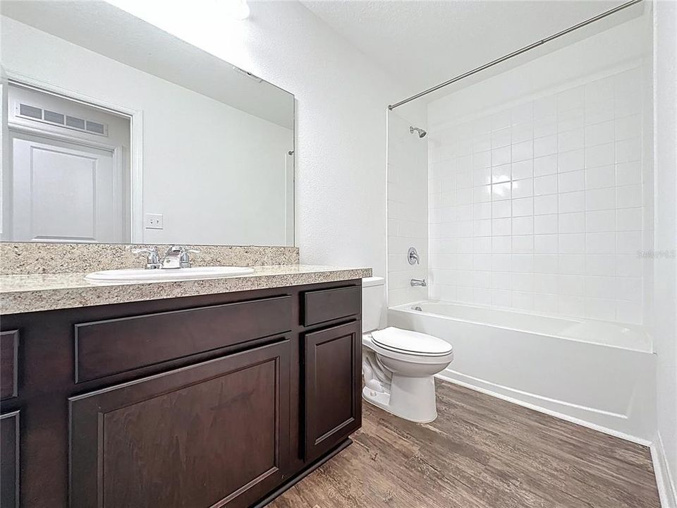 For Rent: $1,700 (3 beds, 2 baths, 1404 Square Feet)