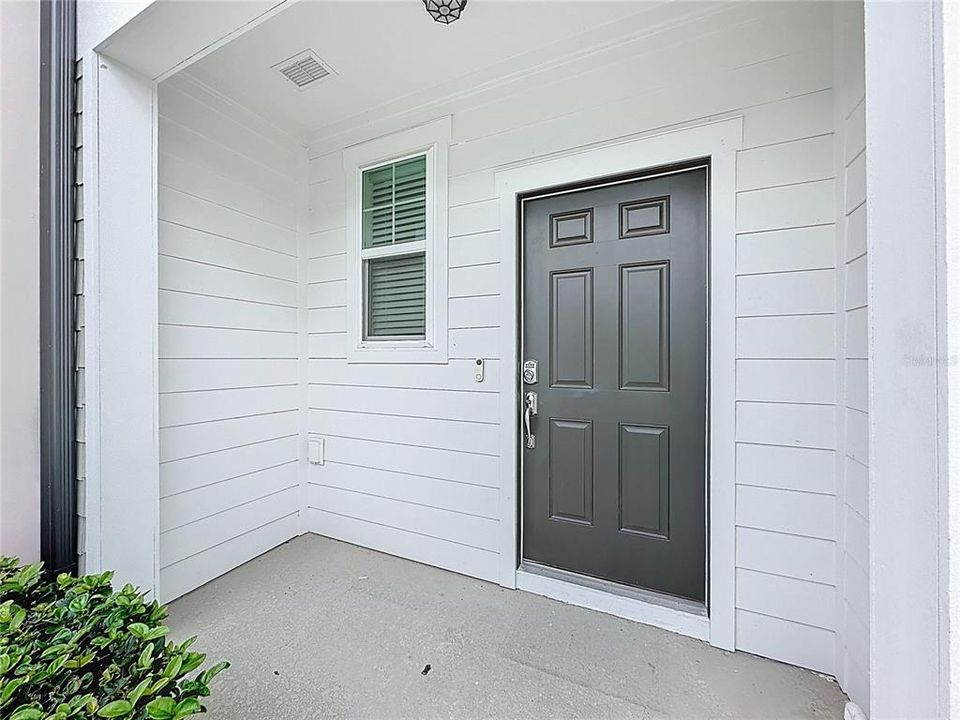 For Rent: $1,700 (3 beds, 2 baths, 1404 Square Feet)