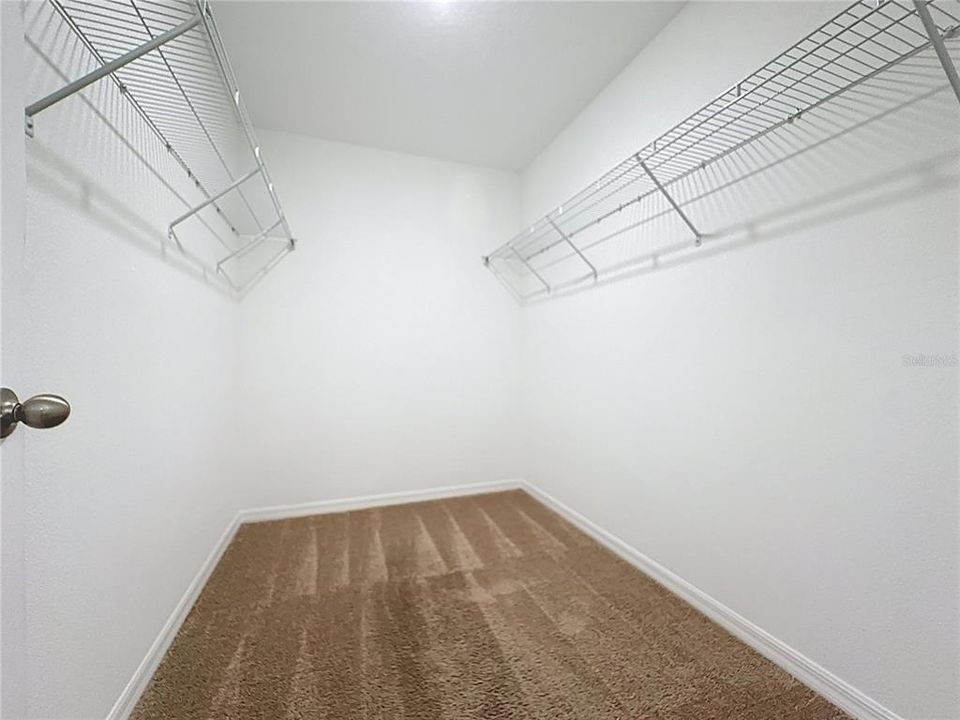 For Rent: $1,700 (3 beds, 2 baths, 1404 Square Feet)