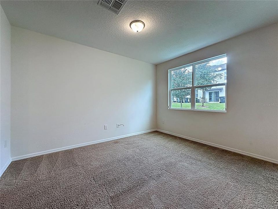 For Rent: $1,700 (3 beds, 2 baths, 1404 Square Feet)