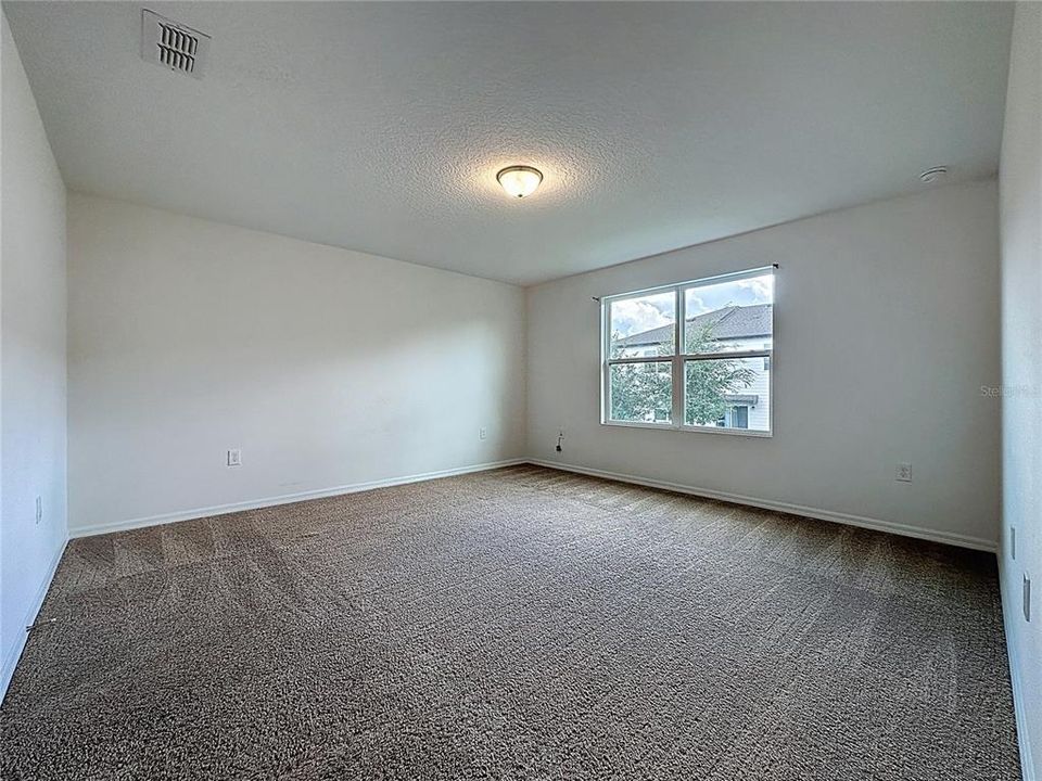 For Rent: $1,700 (3 beds, 2 baths, 1404 Square Feet)