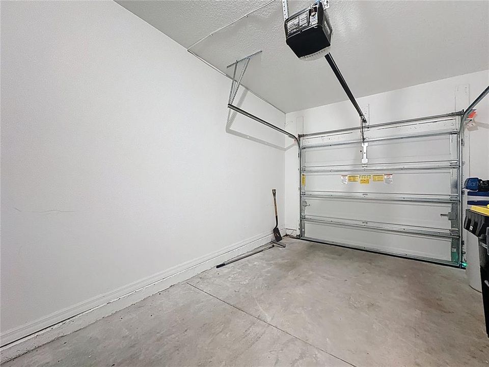 For Rent: $1,700 (3 beds, 2 baths, 1404 Square Feet)