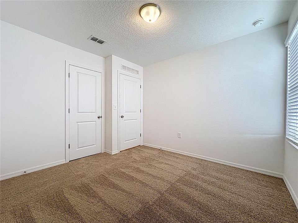 For Rent: $1,700 (3 beds, 2 baths, 1404 Square Feet)