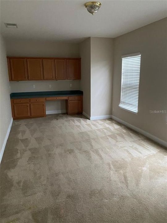 合同活跃: $2,650 (4 贝兹, 3 浴室, 3436 平方英尺)