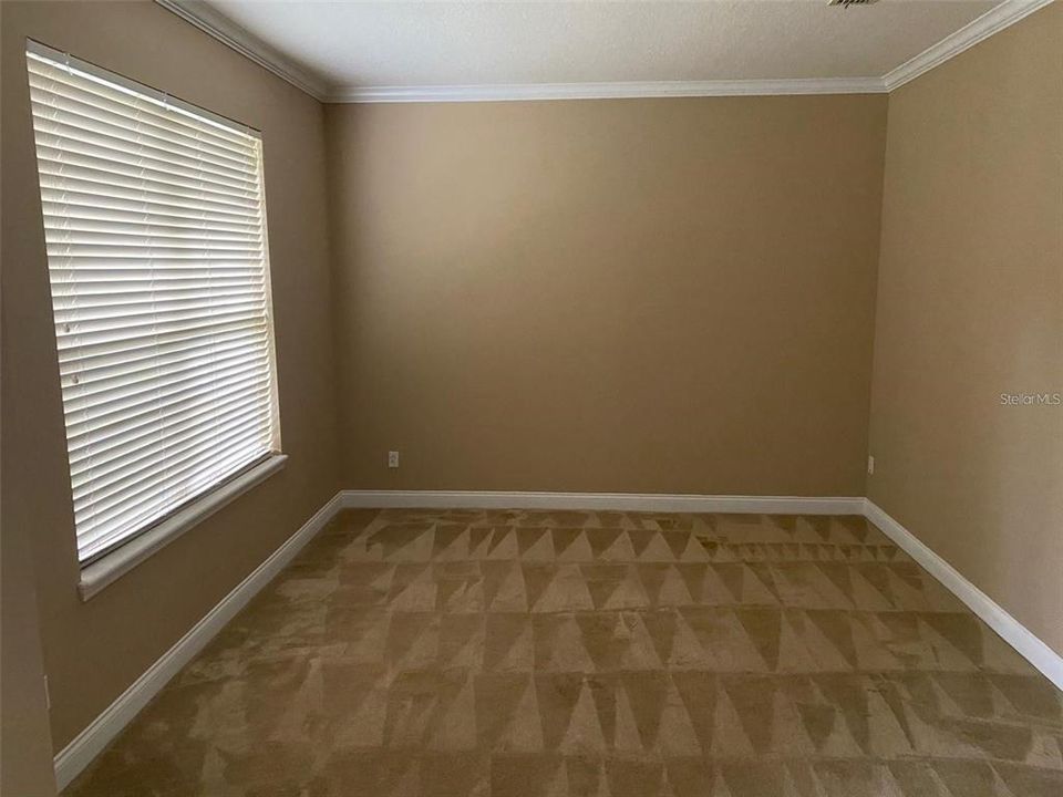 合同活跃: $2,650 (4 贝兹, 3 浴室, 3436 平方英尺)