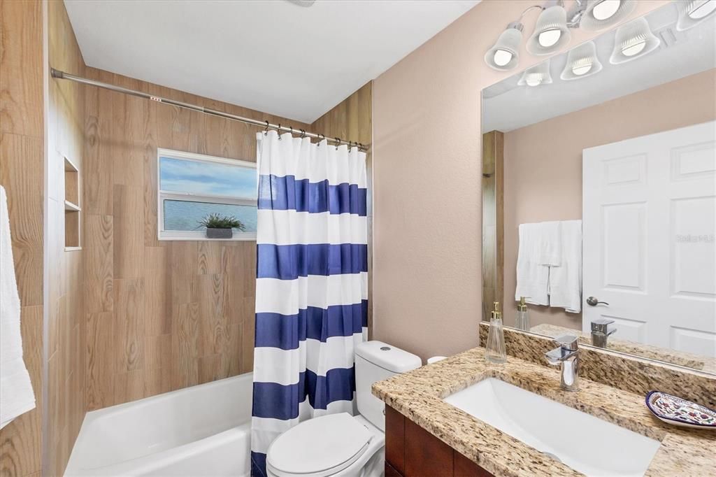 Activo con contrato: $380,000 (3 camas, 2 baños, 1597 Pies cuadrados)