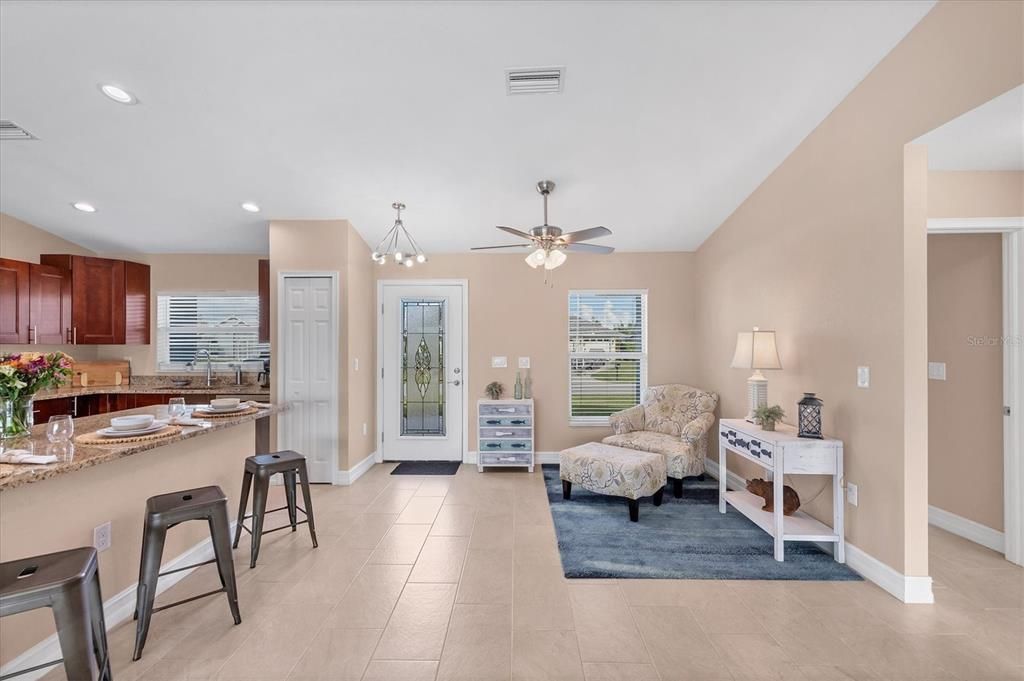 Activo con contrato: $380,000 (3 camas, 2 baños, 1597 Pies cuadrados)