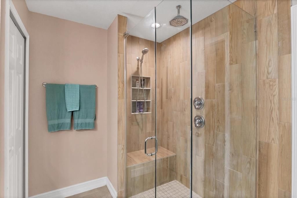 Activo con contrato: $380,000 (3 camas, 2 baños, 1597 Pies cuadrados)