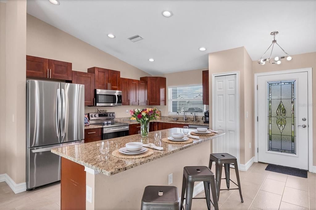 Activo con contrato: $380,000 (3 camas, 2 baños, 1597 Pies cuadrados)