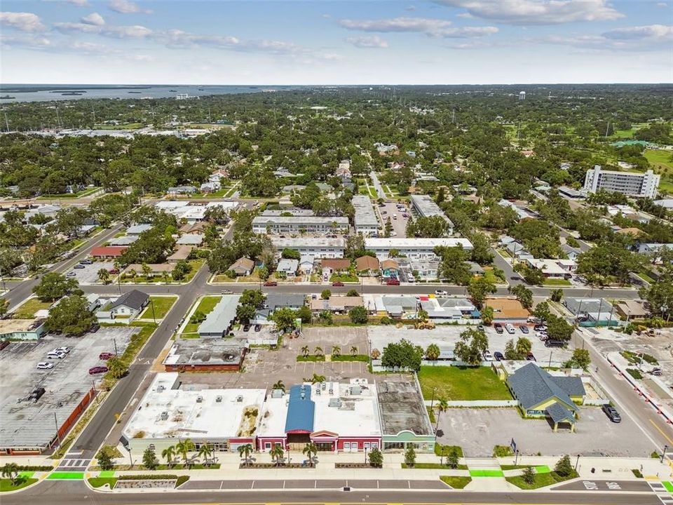 待售: $4,420,000 (1.99 acres)