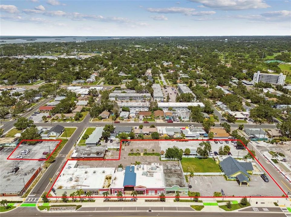 待售: $4,420,000 (1.99 acres)