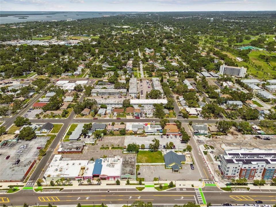 待售: $4,420,000 (1.99 acres)