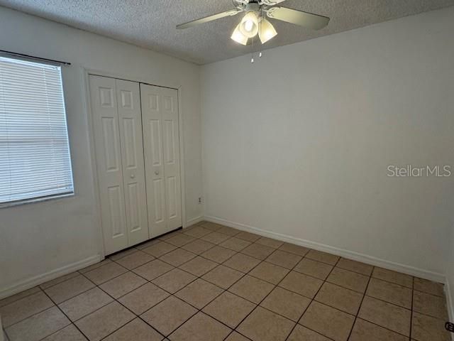 Active With Contract: $216,900 (3 beds, 2 baths, 995 Square Feet)