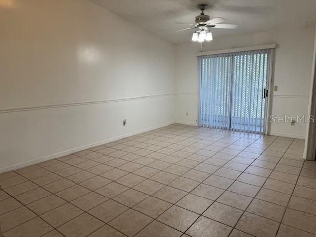 Active With Contract: $216,900 (3 beds, 2 baths, 995 Square Feet)