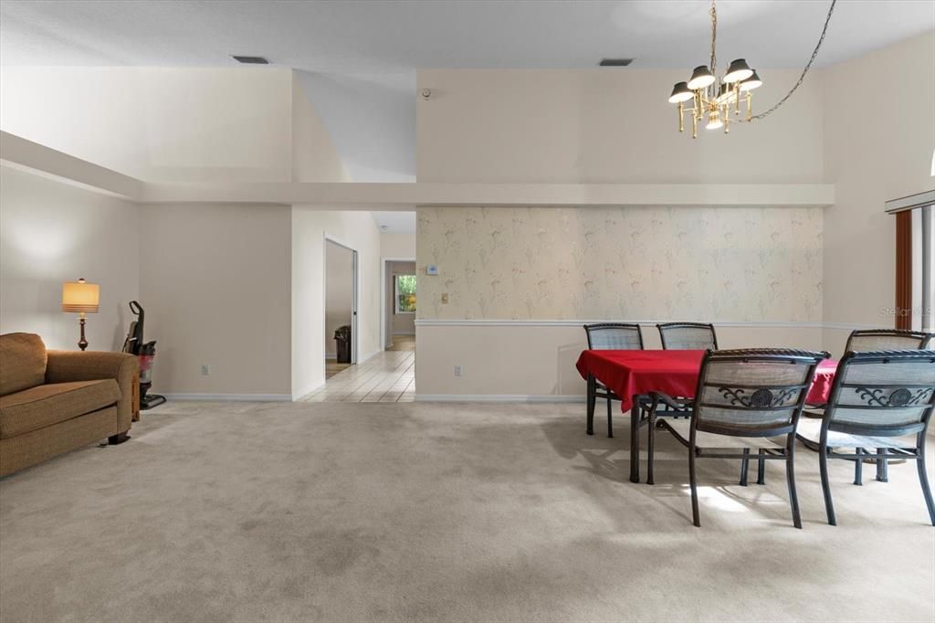 На продажу: $228,900 (2 спален, 2 ванн, 2063 Квадратных фут)