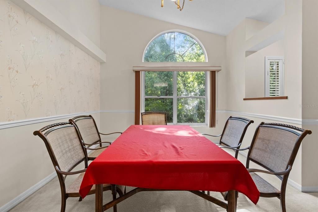 На продажу: $228,900 (2 спален, 2 ванн, 2063 Квадратных фут)