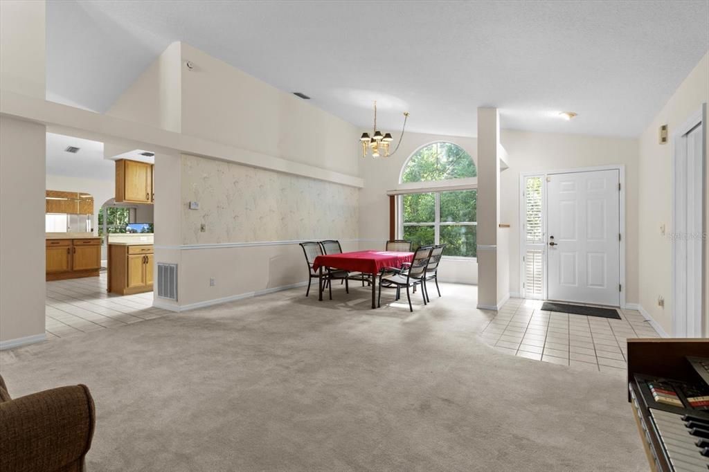 На продажу: $228,900 (2 спален, 2 ванн, 2063 Квадратных фут)