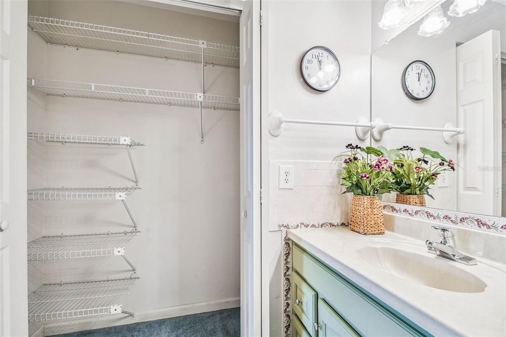 На продажу: $159,900 (2 спален, 2 ванн, 1000 Квадратных фут)