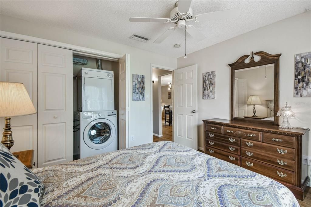 На продажу: $159,900 (2 спален, 2 ванн, 1000 Квадратных фут)