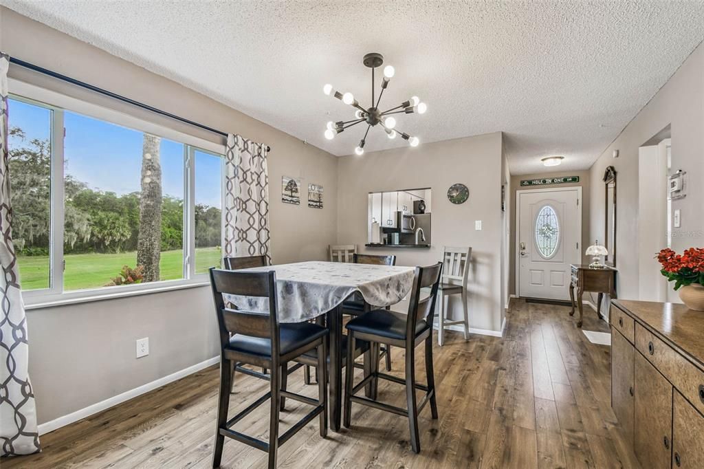 На продажу: $159,900 (2 спален, 2 ванн, 1000 Квадратных фут)