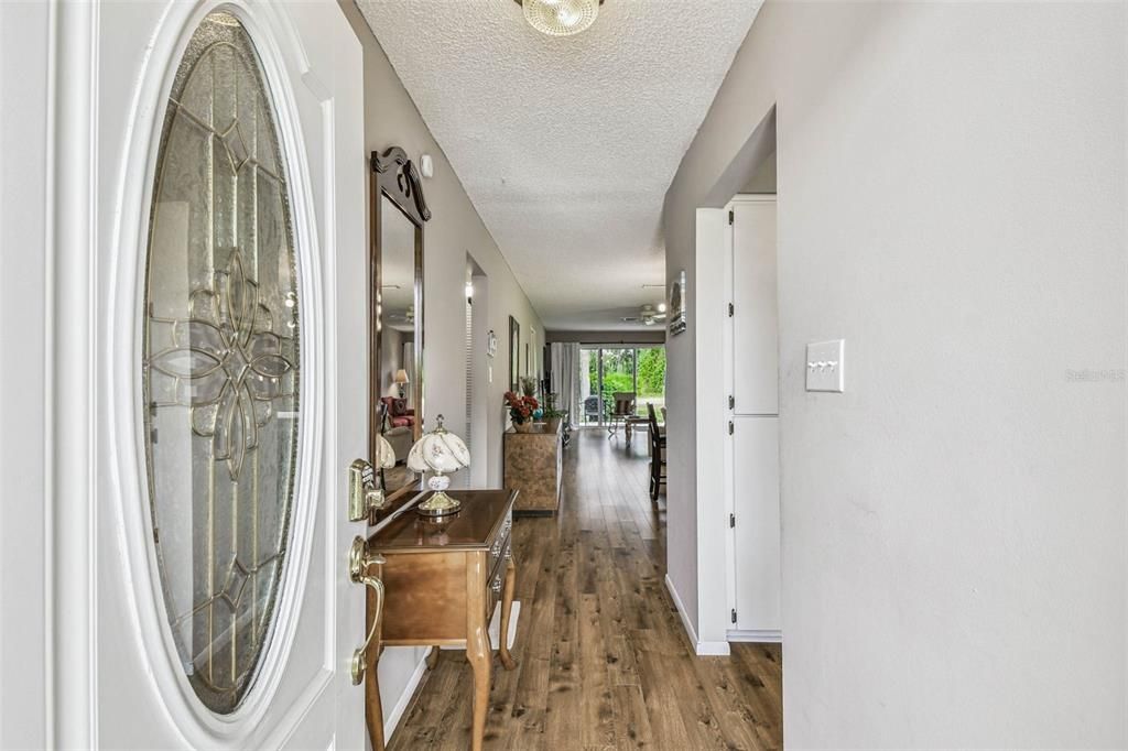 На продажу: $159,900 (2 спален, 2 ванн, 1000 Квадратных фут)