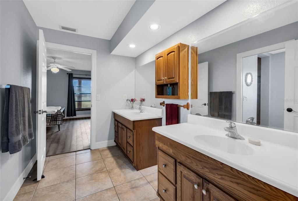 En Venta: $725,000 (4 camas, 3 baños, 3467 Pies cuadrados)