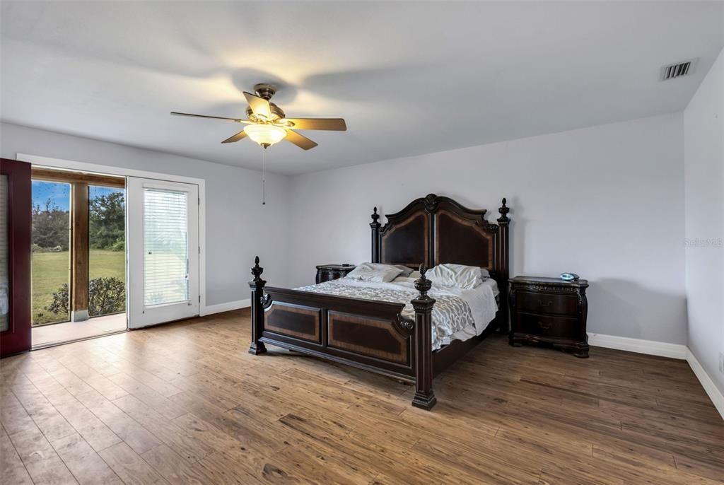 En Venta: $725,000 (4 camas, 3 baños, 3467 Pies cuadrados)