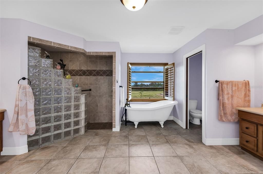 En Venta: $725,000 (4 camas, 3 baños, 3467 Pies cuadrados)