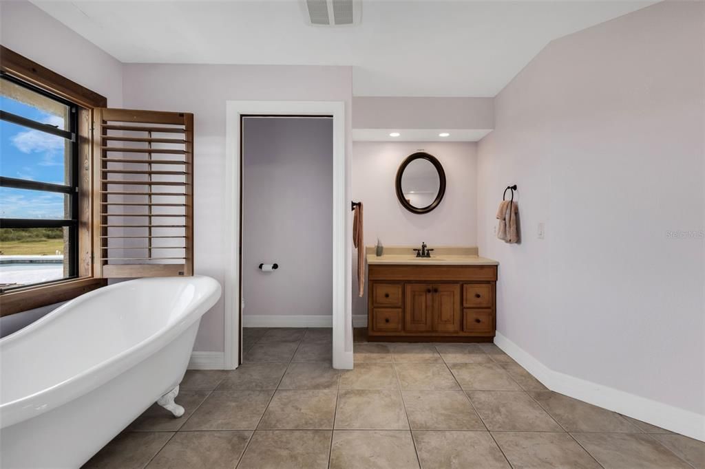 En Venta: $725,000 (4 camas, 3 baños, 3467 Pies cuadrados)