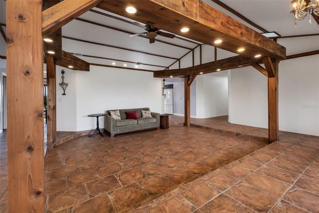 En Venta: $725,000 (4 camas, 3 baños, 3467 Pies cuadrados)