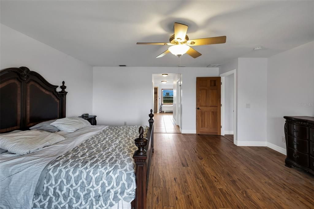 En Venta: $725,000 (4 camas, 3 baños, 3467 Pies cuadrados)