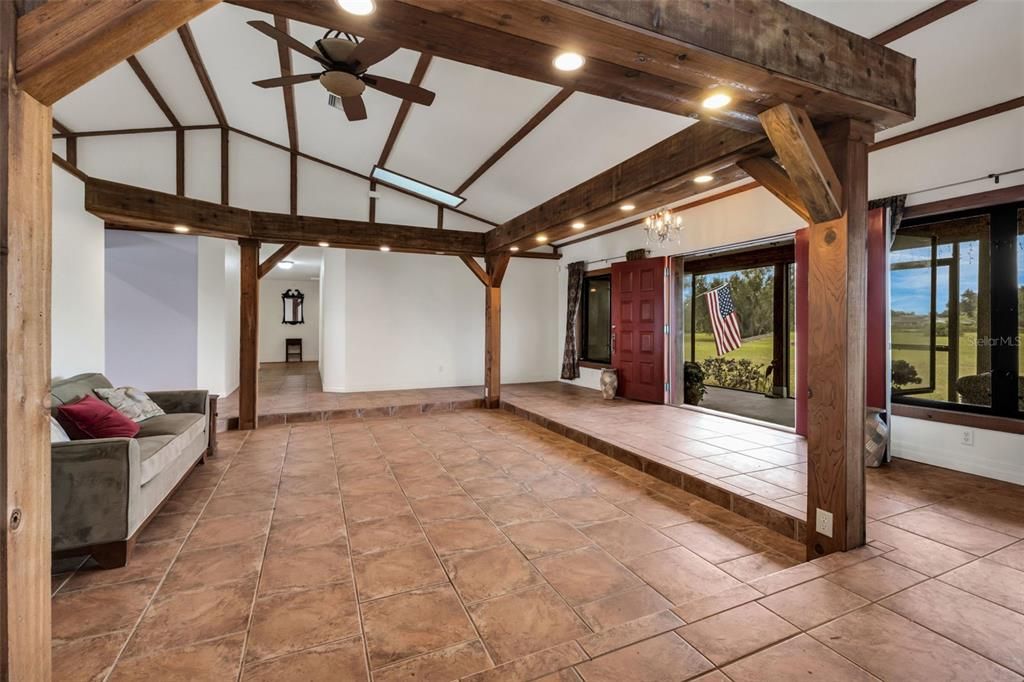 En Venta: $725,000 (4 camas, 3 baños, 3467 Pies cuadrados)