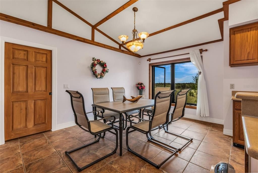 En Venta: $725,000 (4 camas, 3 baños, 3467 Pies cuadrados)