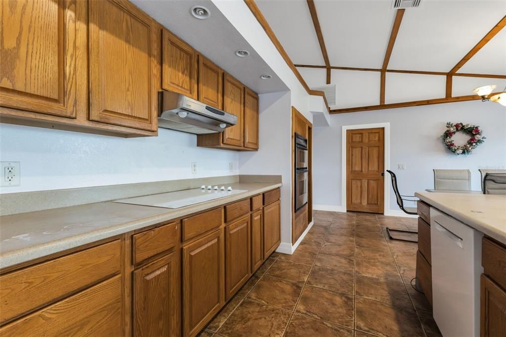 En Venta: $725,000 (4 camas, 3 baños, 3467 Pies cuadrados)