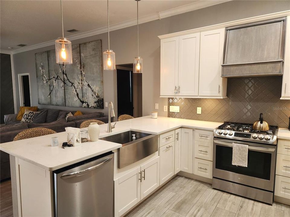 В аренду: $4,200 (4 спален, 3 ванн, 2175 Квадратных фут)