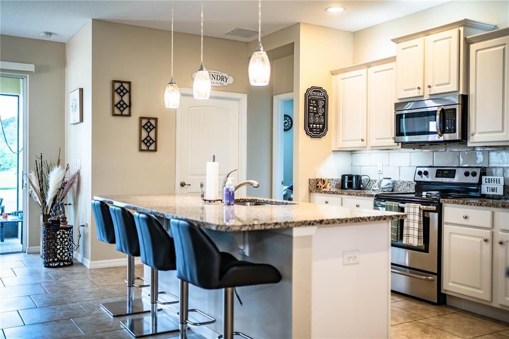 待售: $399,900 (3 贝兹, 2 浴室, 1685 平方英尺)