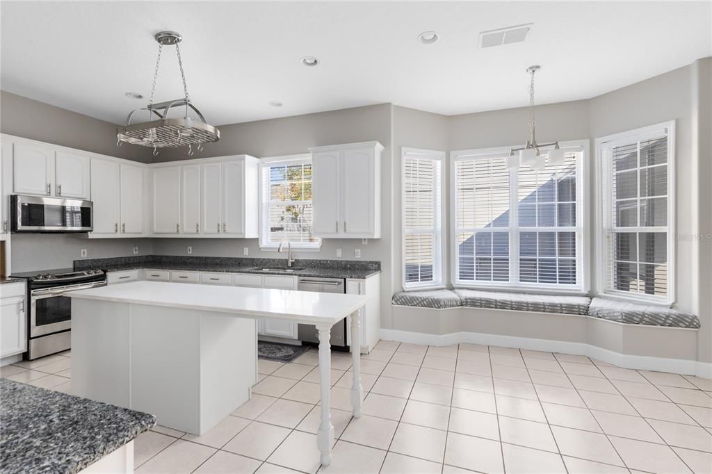 Active With Contract: $750,000 (5 beds, 4 baths, 3566 Square Feet)