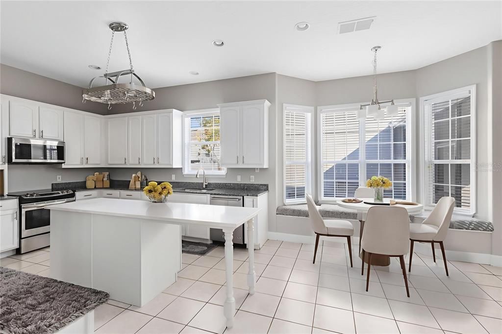 Active With Contract: $750,000 (5 beds, 4 baths, 3566 Square Feet)