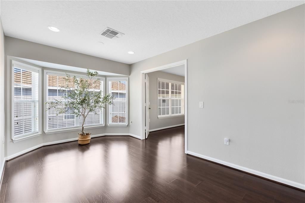 Active With Contract: $750,000 (5 beds, 4 baths, 3566 Square Feet)