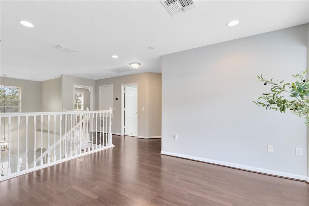 Active With Contract: $750,000 (5 beds, 4 baths, 3566 Square Feet)