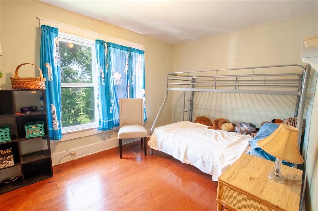 En Venta: $240,000 (5 camas, 2 baños, 1530 Pies cuadrados)