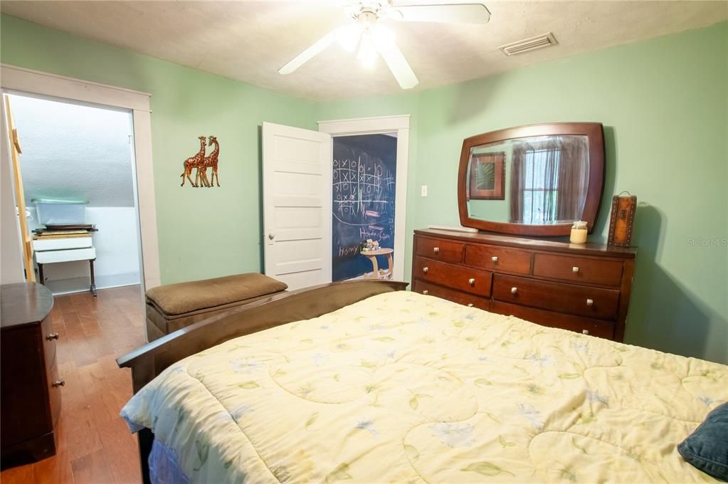 En Venta: $240,000 (5 camas, 2 baños, 1530 Pies cuadrados)