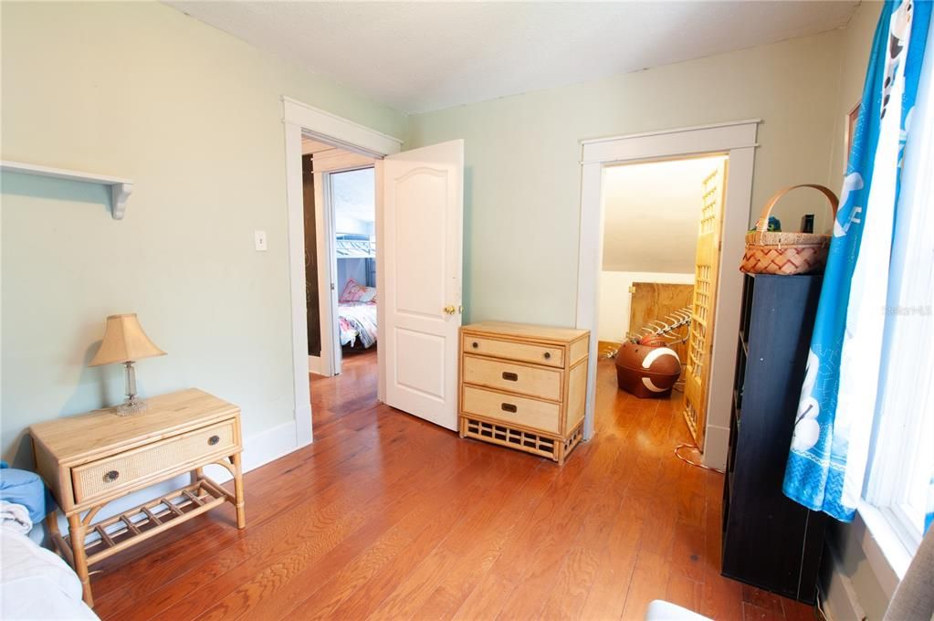 En Venta: $240,000 (5 camas, 2 baños, 1530 Pies cuadrados)