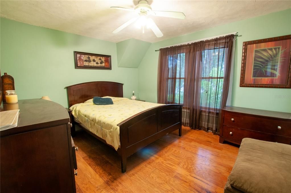 En Venta: $240,000 (5 camas, 2 baños, 1530 Pies cuadrados)